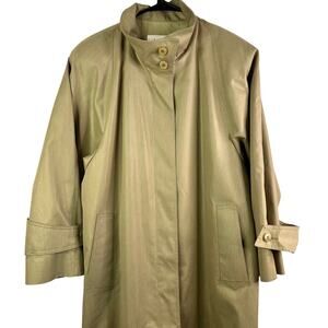 Vintage London Fog Made in the USA Trench Coat 10 Pet. Excellent Condition
